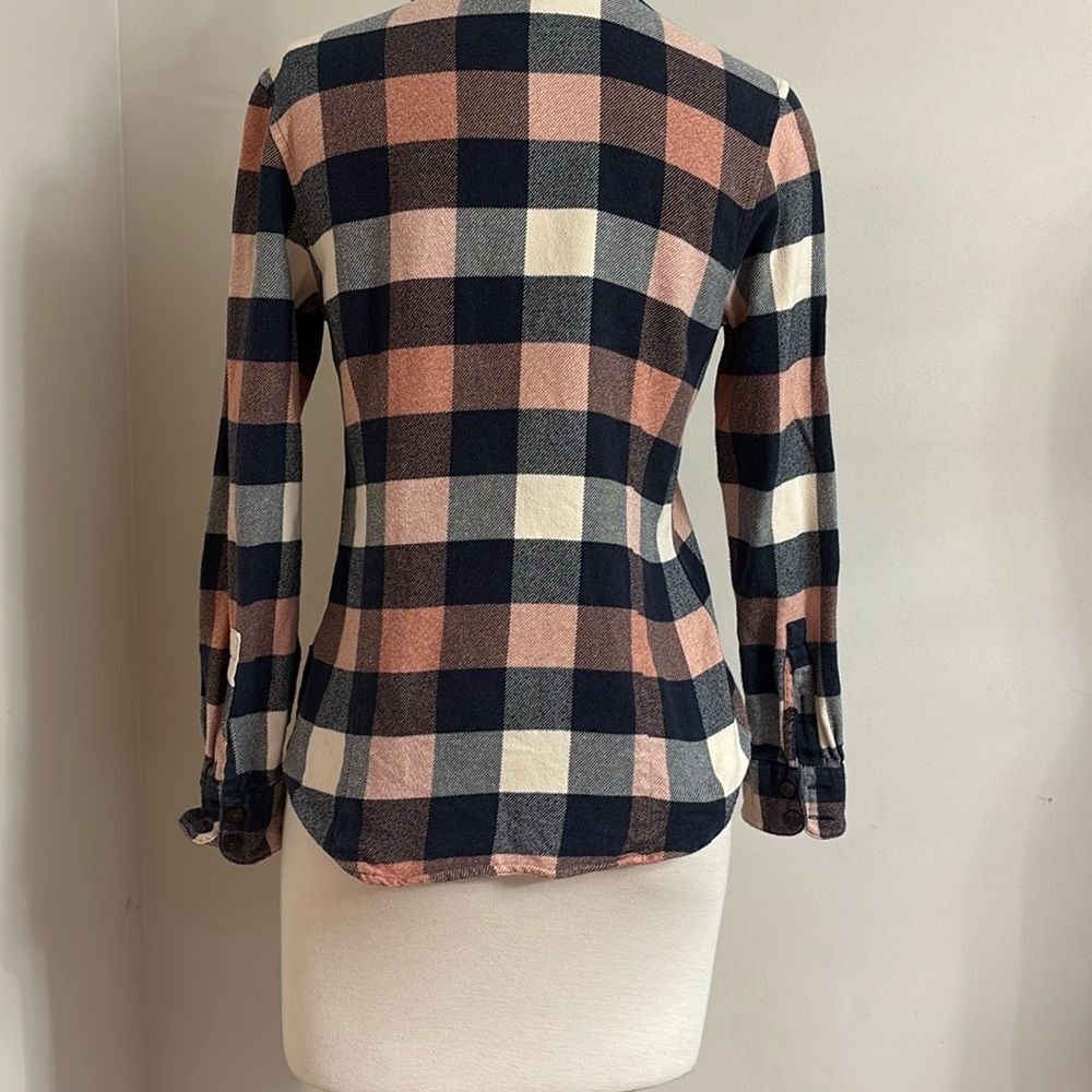 Patagonia Worn Wear Flannel Checkered Shirt in Navy and Peach XS - Picture 5 of 11